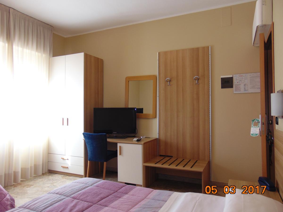 Hotel Mazzocchetti Citta Sant'Angelo Exteriér fotografie